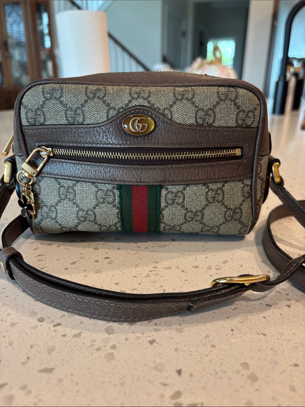 👄Gucci GG Supreme Crossbody Bag - Picture 9 of 16